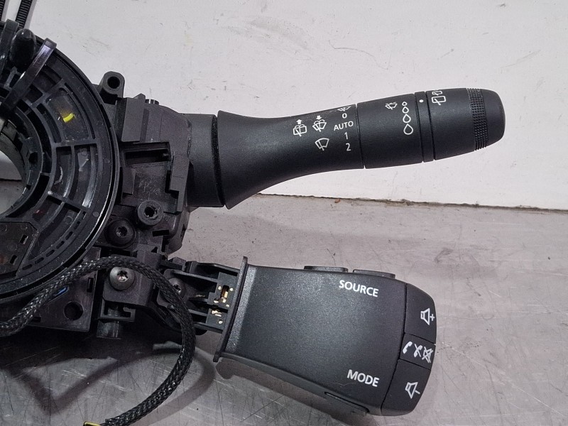 Recambio de mando multifuncion para dacia sandero iii 1.0 tce 90 referencia OEM IAM 255670975R-B / 255543182RC  