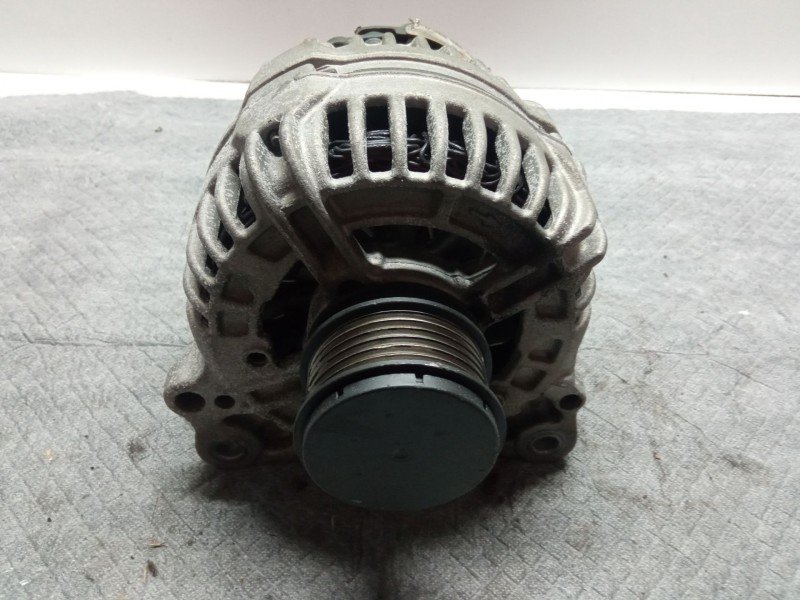 Recambio de alternador 140a/14v para volkswagen golf referencia OEM IAM 0986045340  