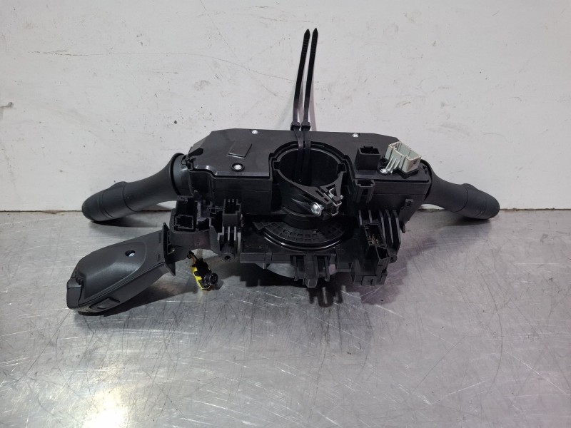 Recambio de mando multifuncion para dacia sandero iii 1.0 tce 90 referencia OEM IAM 255670975R-B / 255543182RC  