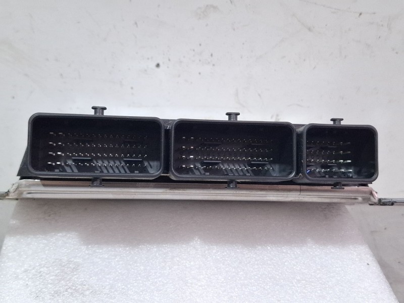 Recambio de centralita motor para dacia sandero iii 1.0 tce 90 referencia OEM IAM 237104638S / A3C0548530001 / 237104639S  