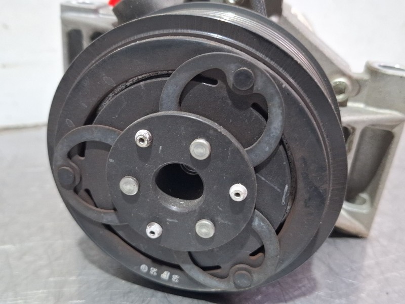 Recambio de compresor aire acondicionado para dacia sandero iii 1.0 tce 90 referencia OEM IAM 926008469R-B  