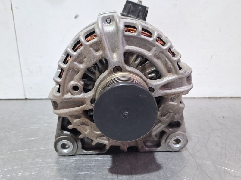 Recambio de alternador para dacia sandero iii 1.0 tce 90 referencia OEM IAM 231001629R  
