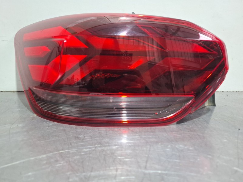 Recambio de piloto trasero izquierdo para dacia sandero iii 1.0 tce 90 referencia OEM IAM 265555265R  