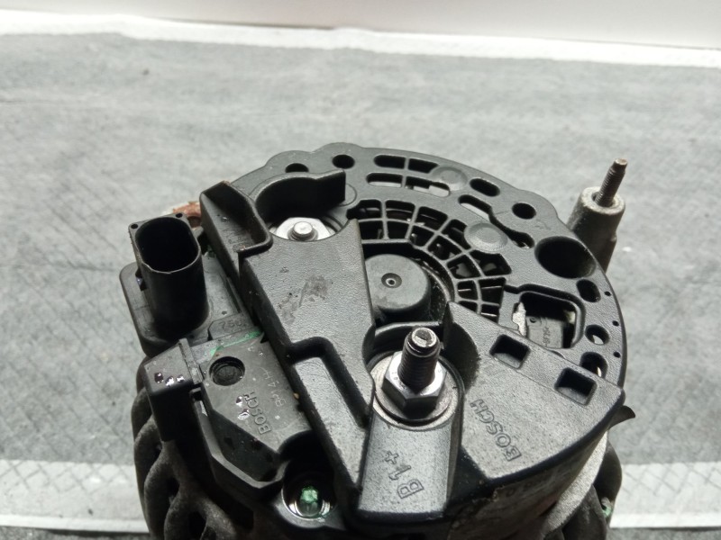 Recambio de alternador 140a/14v para volkswagen golf referencia OEM IAM 0986045340  