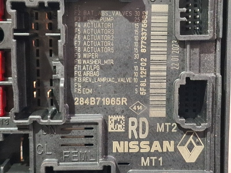 Recambio de caja reles / fusibles para dacia sandero iii 1.0 tce 90 referencia OEM IAM 284B71965R  