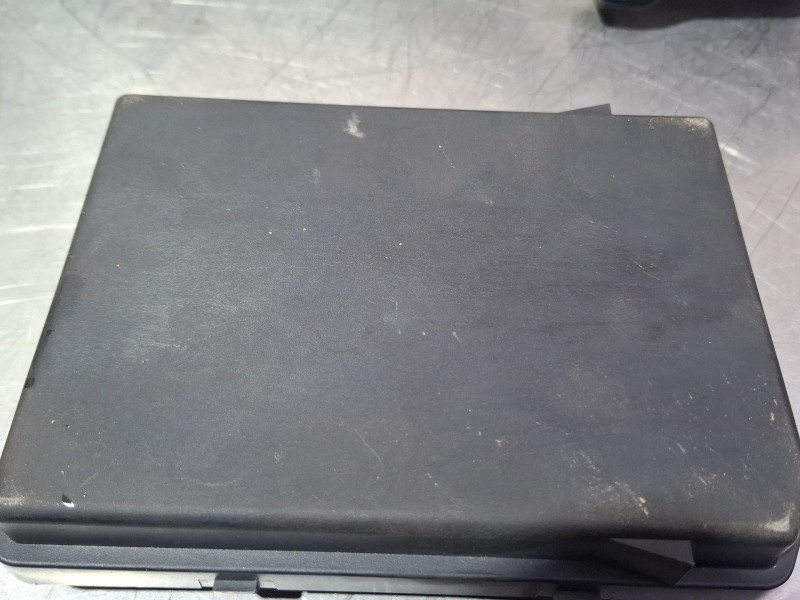 Recambio de caja reles / fusibles para dacia sandero iii 1.0 tce 90 referencia OEM IAM 284B71965R  