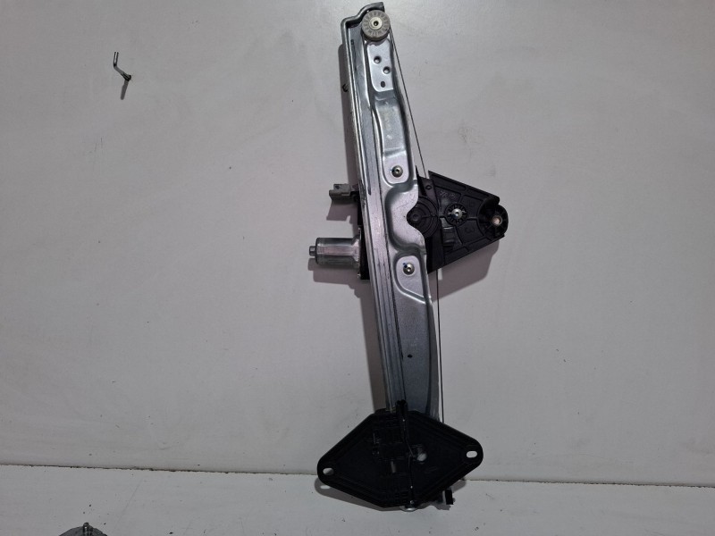 Recambio de elevalunas delantero izquierdo para dacia sandero iii 1.0 tce 90 referencia OEM IAM   