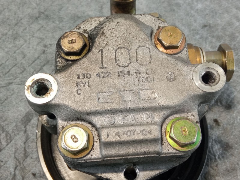 Recambio de bomba direccion asistida para seat león referencia OEM IAM 1J0422154  