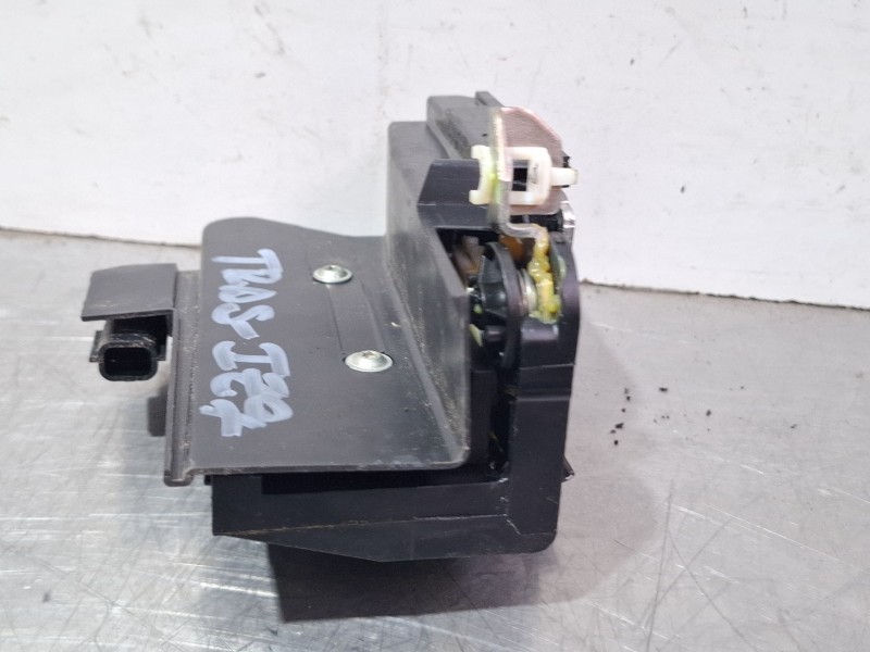 Recambio de cerradura puerta trasera izquierda para dacia sandero iii 1.0 tce 90 referencia OEM IAM   