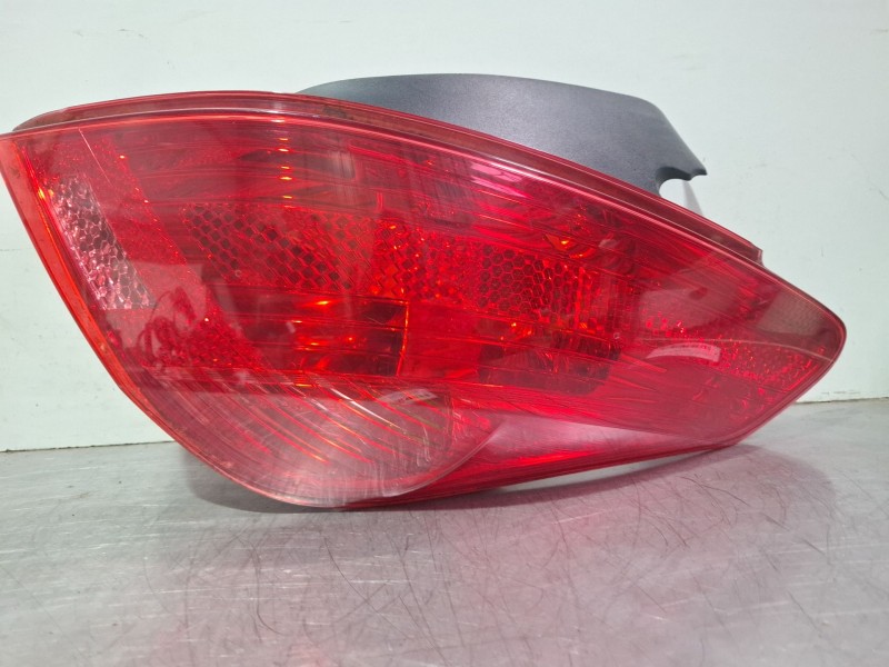 Recambio de piloto trasero derecho para peugeot 308 sw i (4e_, 4h_) 1.6 hdi referencia OEM IAM 9680425680  