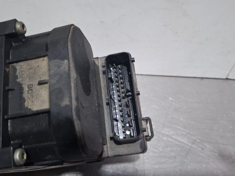 Recambio de modulo abs para nissan terrano ii (r20) 2.7 tdi 4wd referencia OEM IAM 0265215457 / 0273004369  