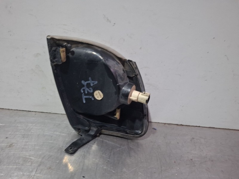 Recambio de piloto intermitente delantero izquierdo para nissan terrano ii (r20) 2.7 tdi 4wd referencia OEM IAM 261350X000  