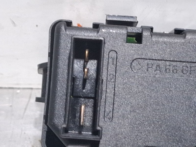 Recambio de mando multifuncion para daimler chrysler a 170 cdi referencia OEM IAM 1688205310 / 33011401  