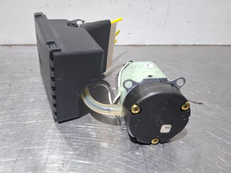 Recambio de compresor de cierre centralizado para daimler chrysler a 170 cdi referencia OEM IAM 1688000248  