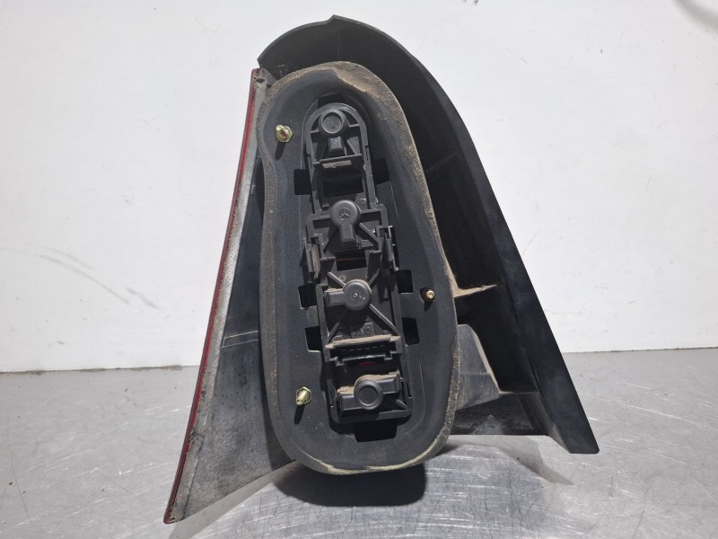 Recambio de piloto trasero derecho para daimler chrysler a 170 cdi referencia OEM IAM 1688201064R  