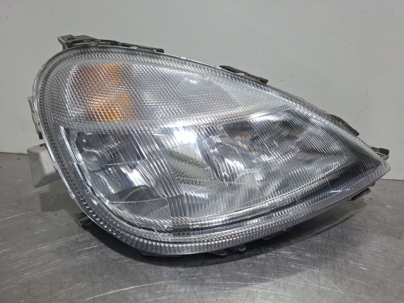 Recambio de faro delantero derecho para daimler chrysler a 170 cdi referencia OEM IAM A1688201061 / 1305235515  