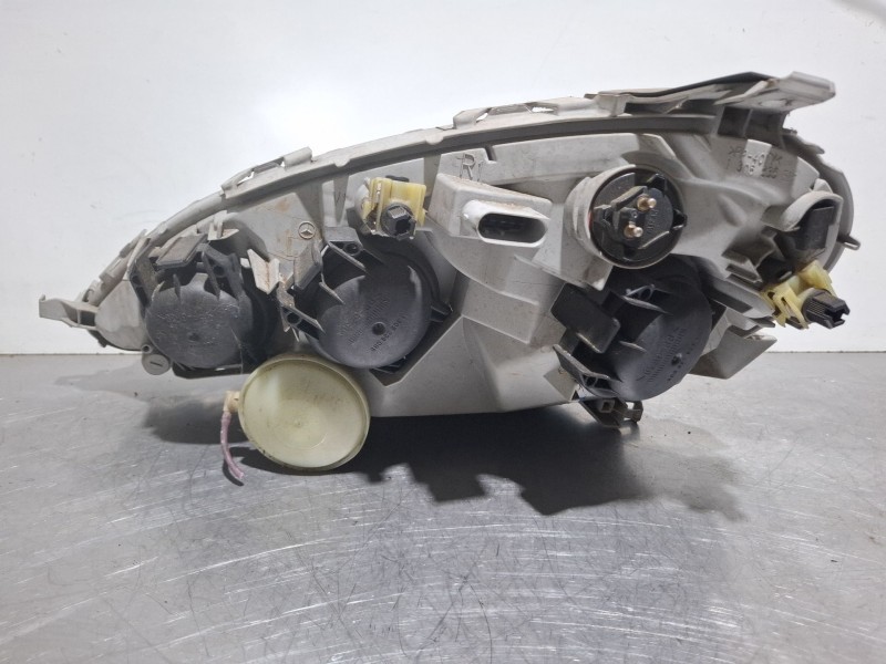 Recambio de faro delantero derecho para daimler chrysler a 170 cdi referencia OEM IAM A1688201061 / 1305235515  