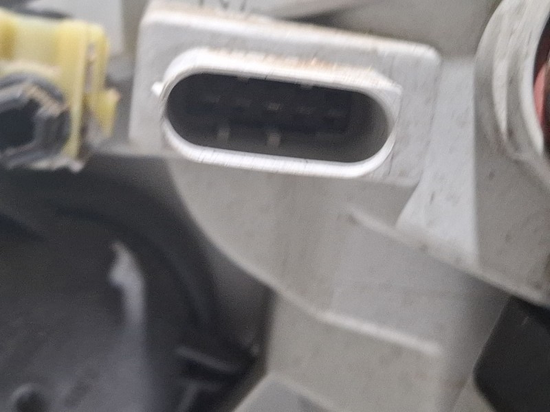 Recambio de faro delantero derecho para daimler chrysler a 170 cdi referencia OEM IAM A1688201061 / 1305235515  