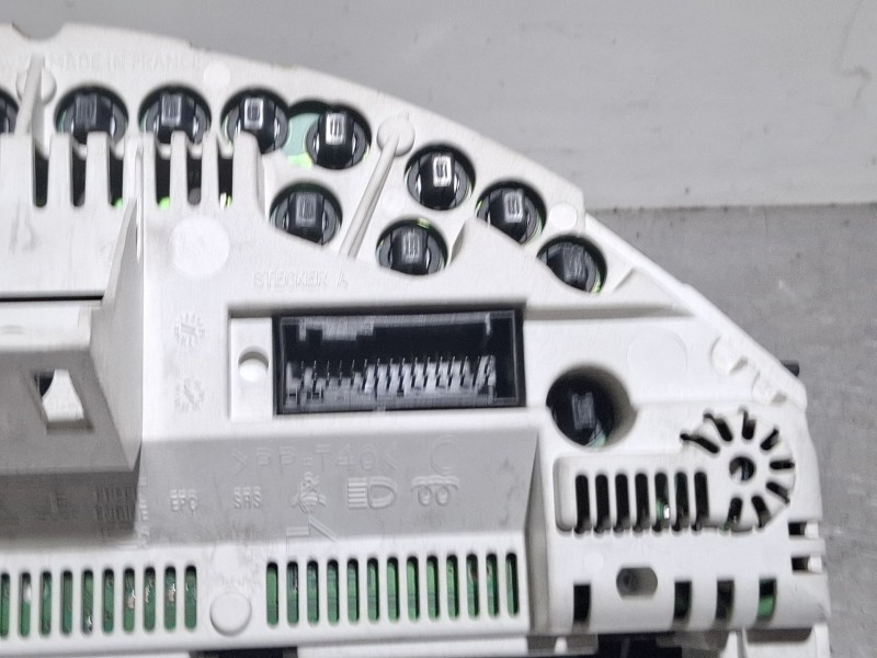 Recambio de cuenta kilometros para daimler chrysler a 170 cdi referencia OEM IAM A1685404311  