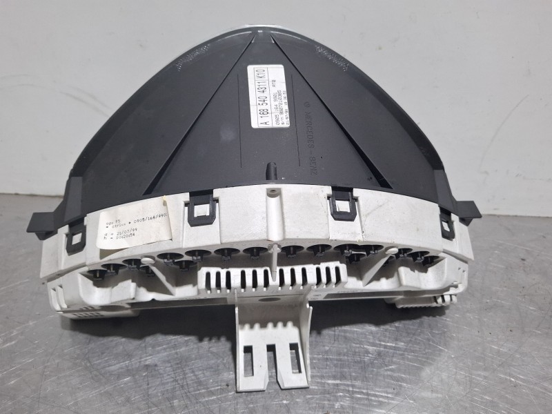 Recambio de cuenta kilometros para daimler chrysler a 170 cdi referencia OEM IAM A1685404311  