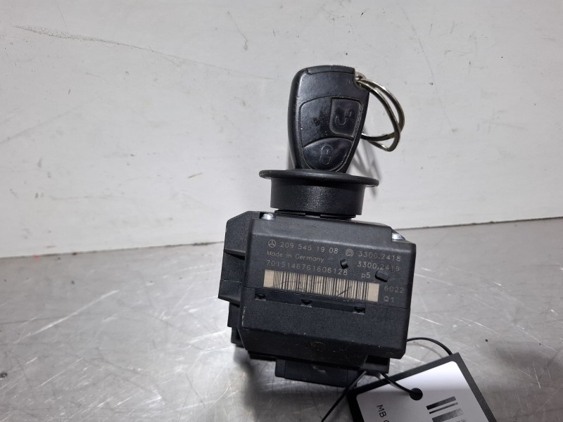 Recambio de conmutador de arranque para mercedes-benz c200 kompressor referencia OEM IAM 2095451908 / 33002418  