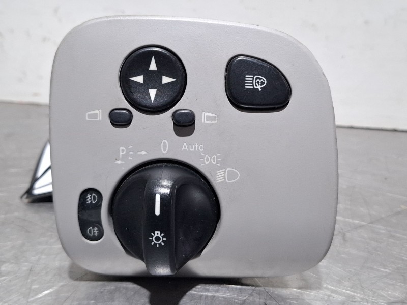 Recambio de llave luces para mercedes-benz c200 kompressor referencia OEM IAM A2035450904 / 04058533 / 24406574748  