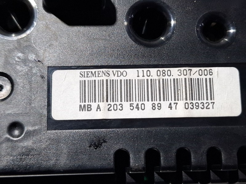 Recambio de cuenta kilometros para mercedes-benz c200 kompressor referencia OEM IAM A2C53020885 / A2035408947  