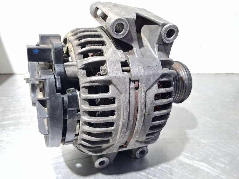 Recambio de alternador para mercedes-benz c200 kompressor referencia OEM IAM A2711540802 / 0124515088  