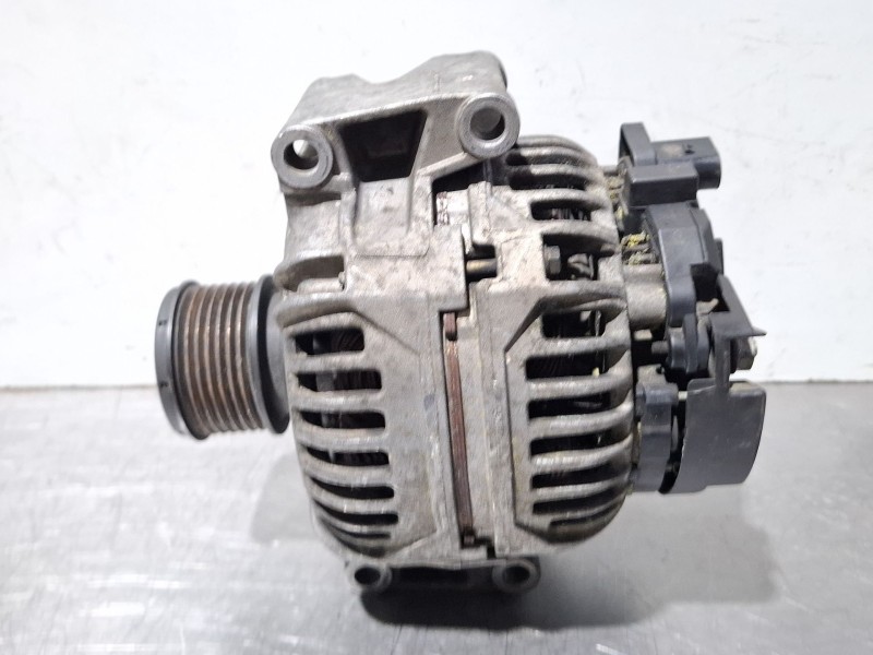 Recambio de alternador para mercedes-benz c200 kompressor referencia OEM IAM A2711540802 / 0124515088  