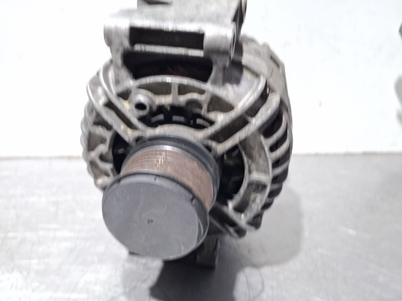 Recambio de alternador para mercedes-benz c200 kompressor referencia OEM IAM A2711540802 / 0124515088  