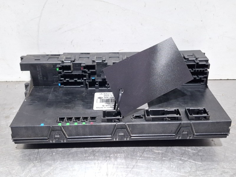 Recambio de caja reles / fusibles para mercedes-benz c200 kompressor referencia OEM IAM 2035453701 / 5DK00848643  