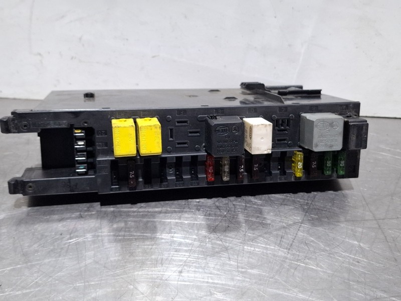 Recambio de caja reles / fusibles para mercedes-benz c200 kompressor referencia OEM IAM 2035453701 / 5DK00848643  