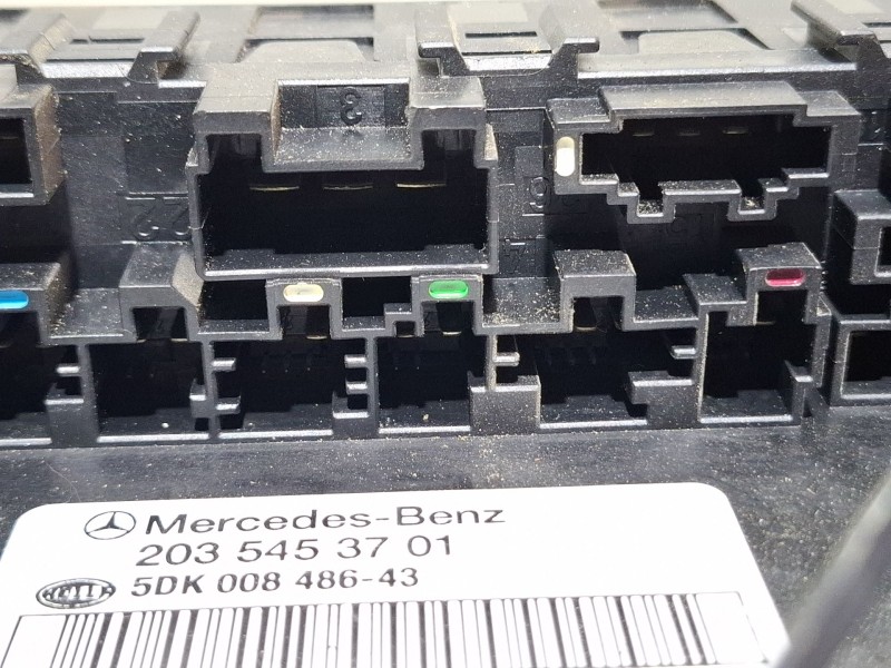 Recambio de caja reles / fusibles para mercedes-benz c200 kompressor referencia OEM IAM 2035453701 / 5DK00848643  