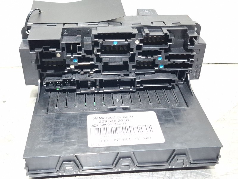 Recambio de caja reles / fusibles para mercedes-benz c200 kompressor referencia OEM IAM 2095452001 / 5DK00848513  