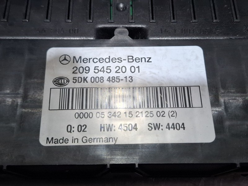 Recambio de caja reles / fusibles para mercedes-benz c200 kompressor referencia OEM IAM 2095452001 / 5DK00848513  