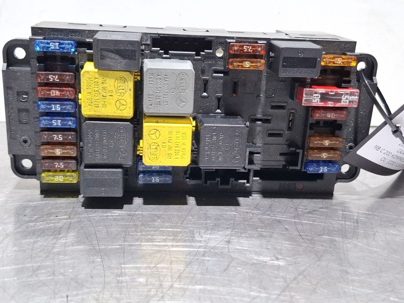 Recambio de caja reles / fusibles para mercedes-benz c200 kompressor referencia OEM IAM 2095452001 / 5DK00848513  