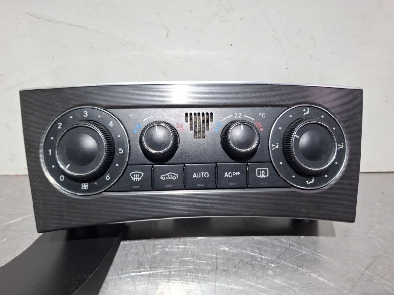 Recambio de mando calefaccion aire acondicionado para mercedes-benz c200 kompressor referencia OEM IAM A2038303085 / F011021355 