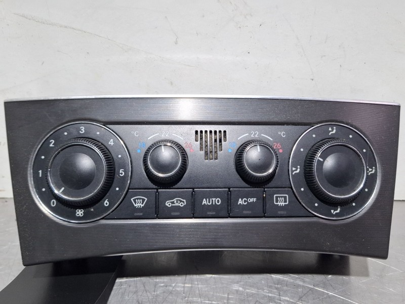 Recambio de mando calefaccion aire acondicionado para mercedes-benz c200 kompressor referencia OEM IAM A2038303085 / F011021355 