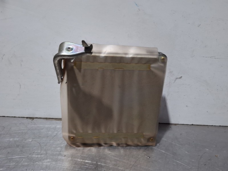 Recambio de centralita motor para toyota corolla (_e12_) 1.6 vvt-i (zze121_) referencia OEM IAM 8966102B80  