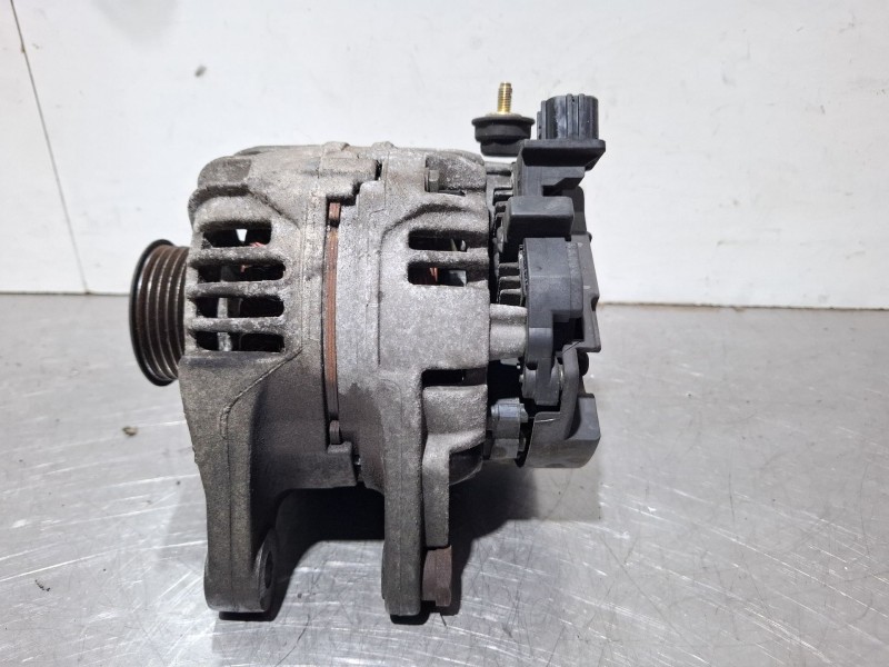 Recambio de alternador para toyota corolla (_e12_) 1.6 vvt-i (zze121_) referencia OEM IAM 0124325079 / 270600D140A  