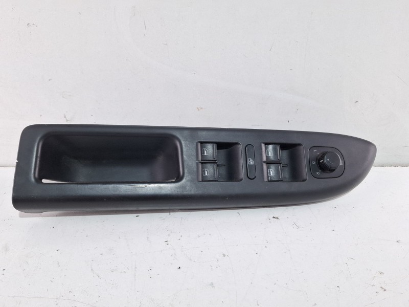 Recambio de mando elevalunas delantero izquierdo para volkswagen golf plus v (5m1, 521) 1.9 tdi referencia OEM IAM 5M1867371C  