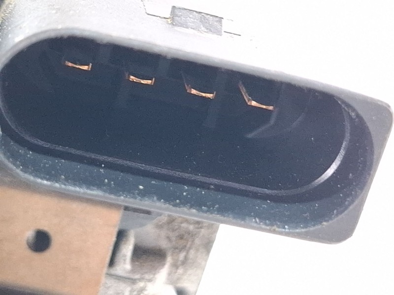 Recambio de motor limpiaparabrisas delantero derecho para volkswagen golf plus v (5m1, 521) 1.9 tdi referencia OEM IAM 339702088