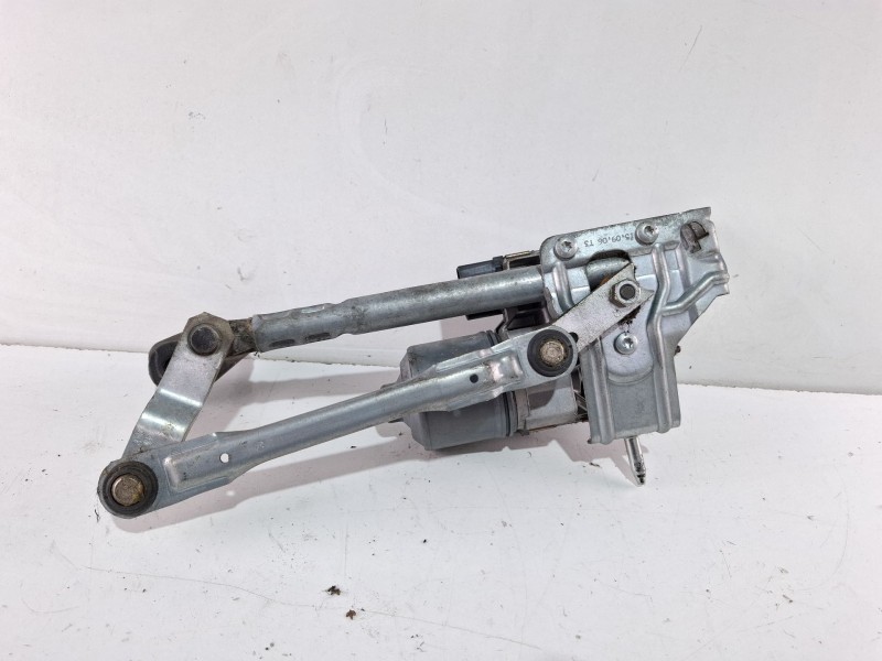 Recambio de motor limpiaparabrisas delantero derecho para volkswagen golf plus v (5m1, 521) 1.9 tdi referencia OEM IAM 339702088