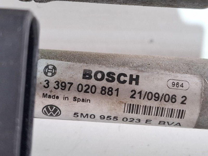 Recambio de motor limpiaparabrisas delantero izquierdo para volkswagen golf plus v (5m1, 521) 1.9 tdi referencia OEM IAM 3397020