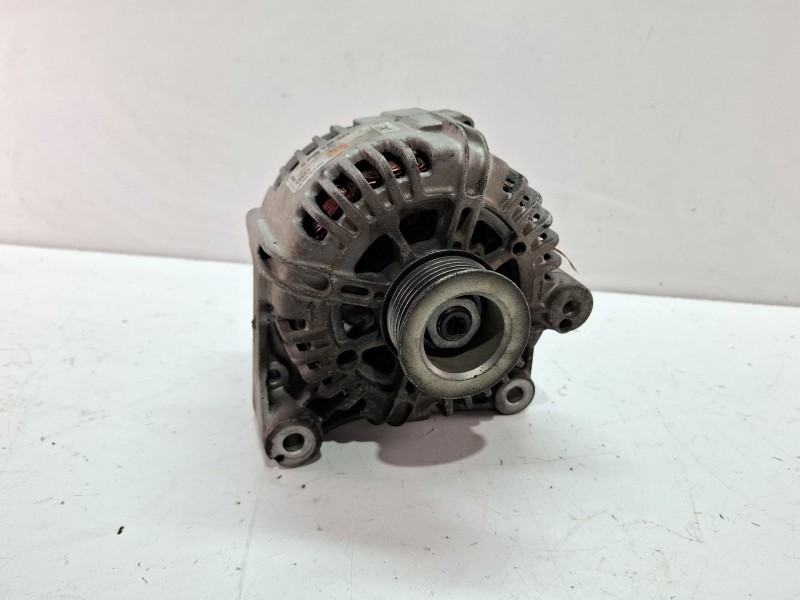 Recambio de alternador para bmw 3 (e46) 320 d referencia OEM IAM 0986048921  
