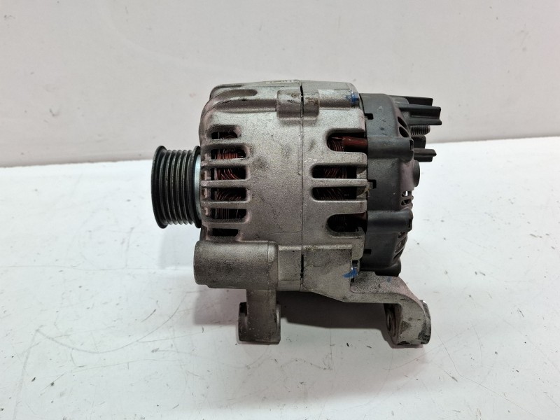 Recambio de alternador para bmw 3 (e46) 320 d referencia OEM IAM 0986048921  