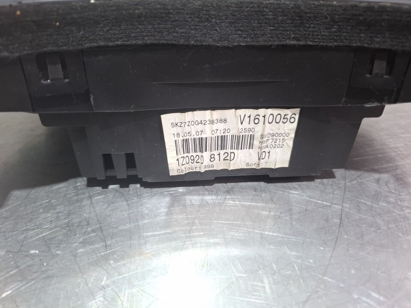 Recambio de cuenta kilometros para skoda octavia ii (1z3) 2.0 tdi 16v referencia OEM IAM v1610056  