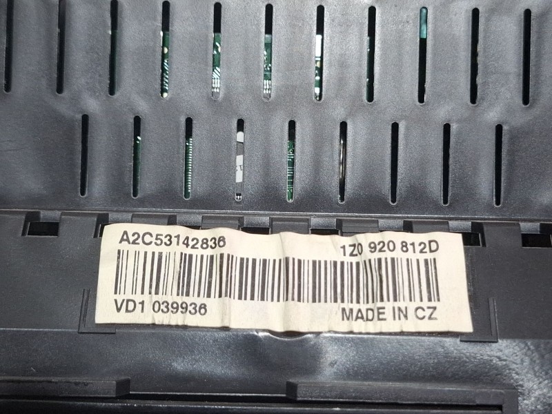 Recambio de cuenta kilometros para skoda octavia ii (1z3) 2.0 tdi 16v referencia OEM IAM v1610056  