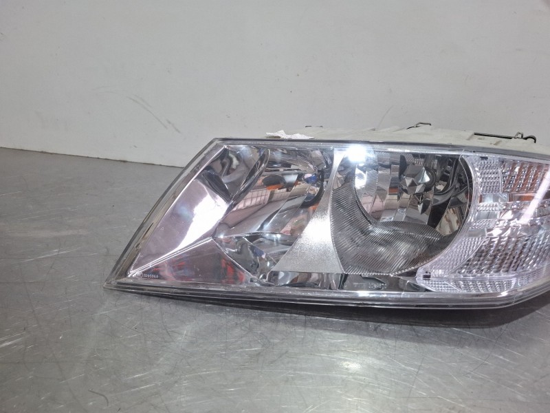 Recambio de faro delantero izquierdo para skoda octavia ii (1z3) 2.0 tdi 16v referencia OEM IAM   