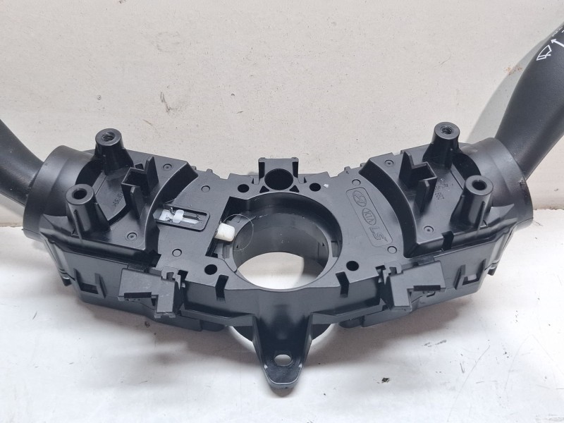 Recambio de mando multifuncion para kia stonic (yb) 1.2 cvvt referencia OEM IAM 93403h8950  